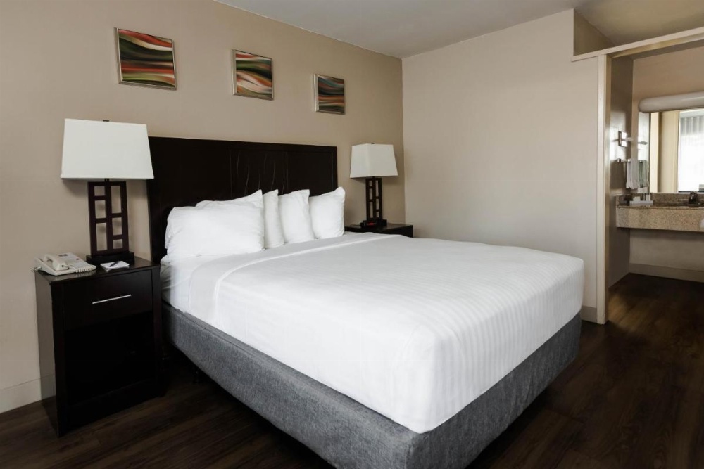 Vagabond Inn Oxnard Image 21